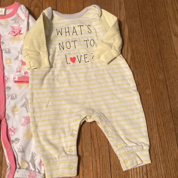 Baby Clothing Bundle with Stripes and Floral Patterns - Picture 9 of 16